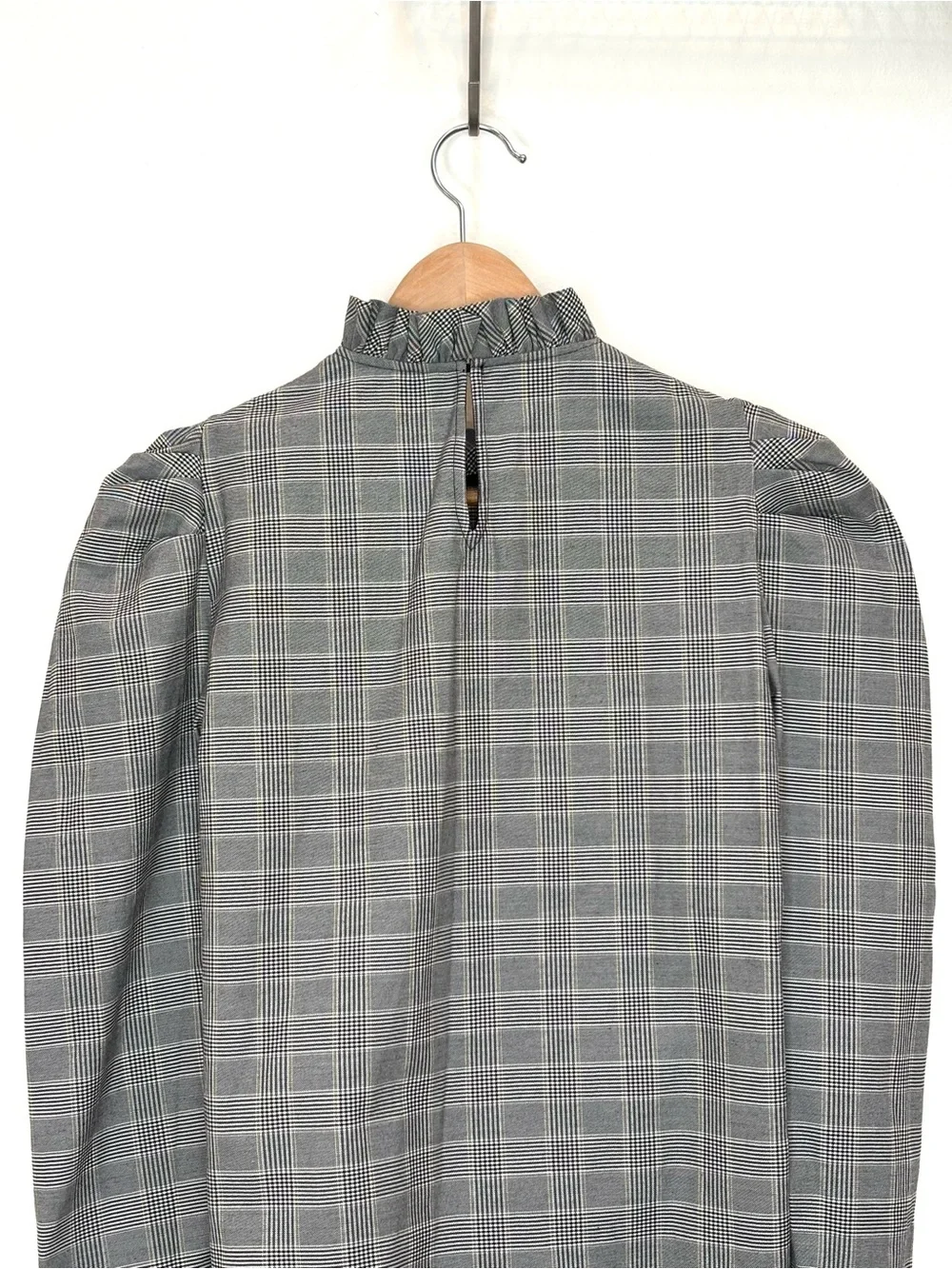 Zara Glen Plaid Ruffle Neck Blouse Size XS Puff Sleeve Cottagecore Black White